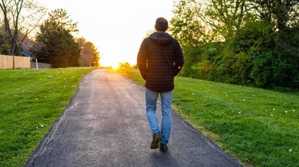 معجزه پیاده روی بعد از غذا خوردن؛ بهترین زمان پیاده روی چند دقیقه بعد از غذا خوردن است؟ معجزه پیاده روی بعد از غذا خوردن؛ بهترین زمان پیاده روی چند دقیقه بعد از غذا خوردن است؟