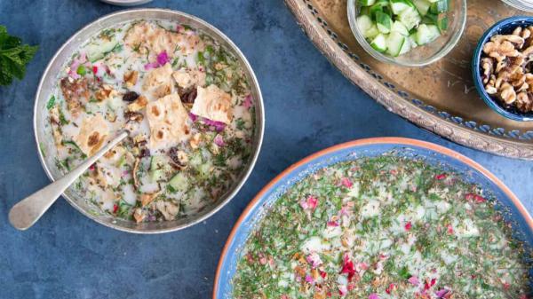 طرز تهیه آب دوغ خیار ساده خانگی به سبک اصیل ایرانی طرز تهیه آب دوغ خیار ساده خانگی به سبک اصیل ایرانی