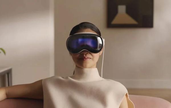 اپل ویژن پرو قرار بود با نام Reality Pro معرفی و روانه بازار گردد اپل ویژن پرو قرار بود با نام Reality Pro معرفی و روانه بازار گردد
